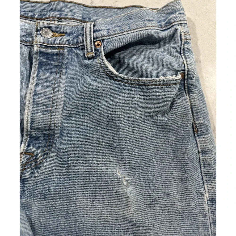 Levi's 501 Jeans Mens 33x34 Blue Light Wash Button Fly Distressed Ripped Grunge
